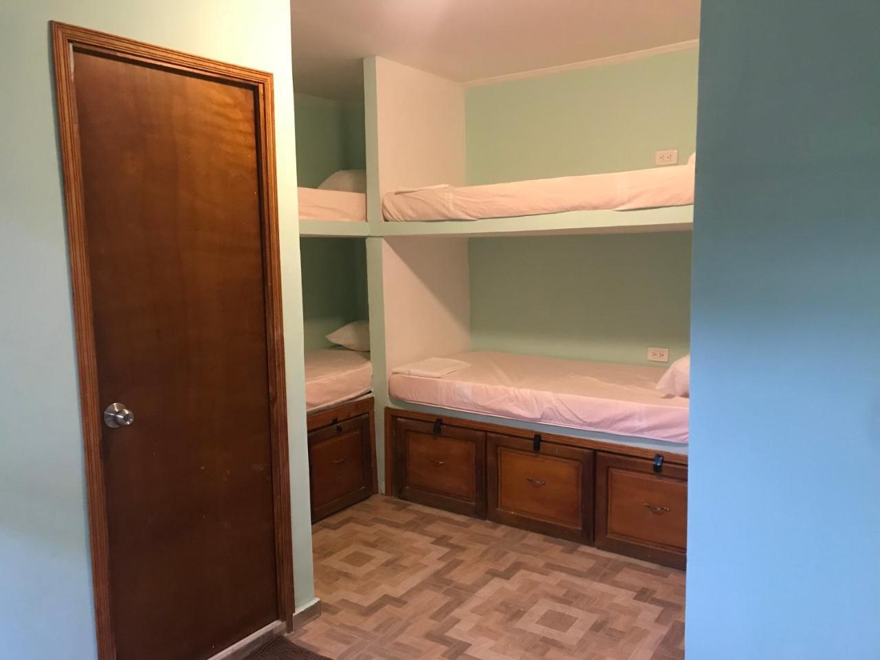 Dora Hostal